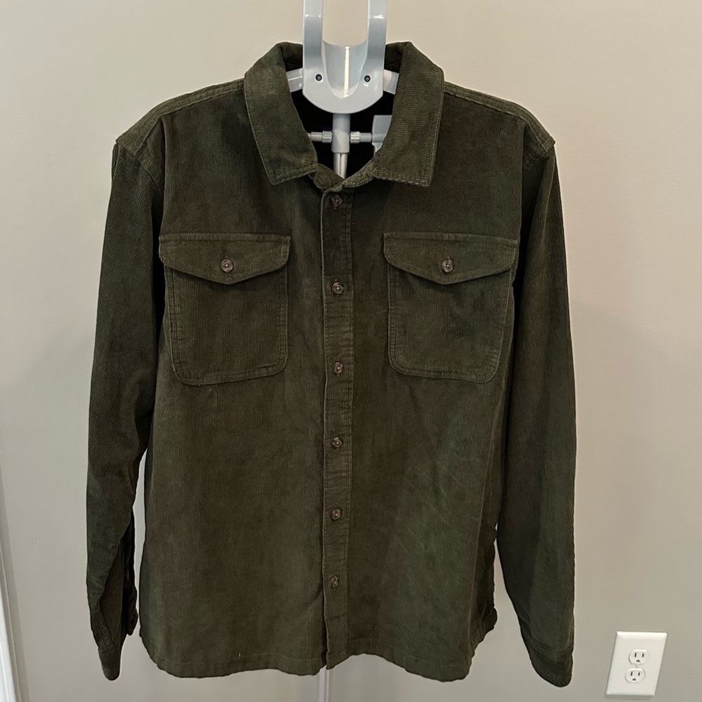 Patagonia size XL Men’s Corduroy shirt Pine Needle Green NWT